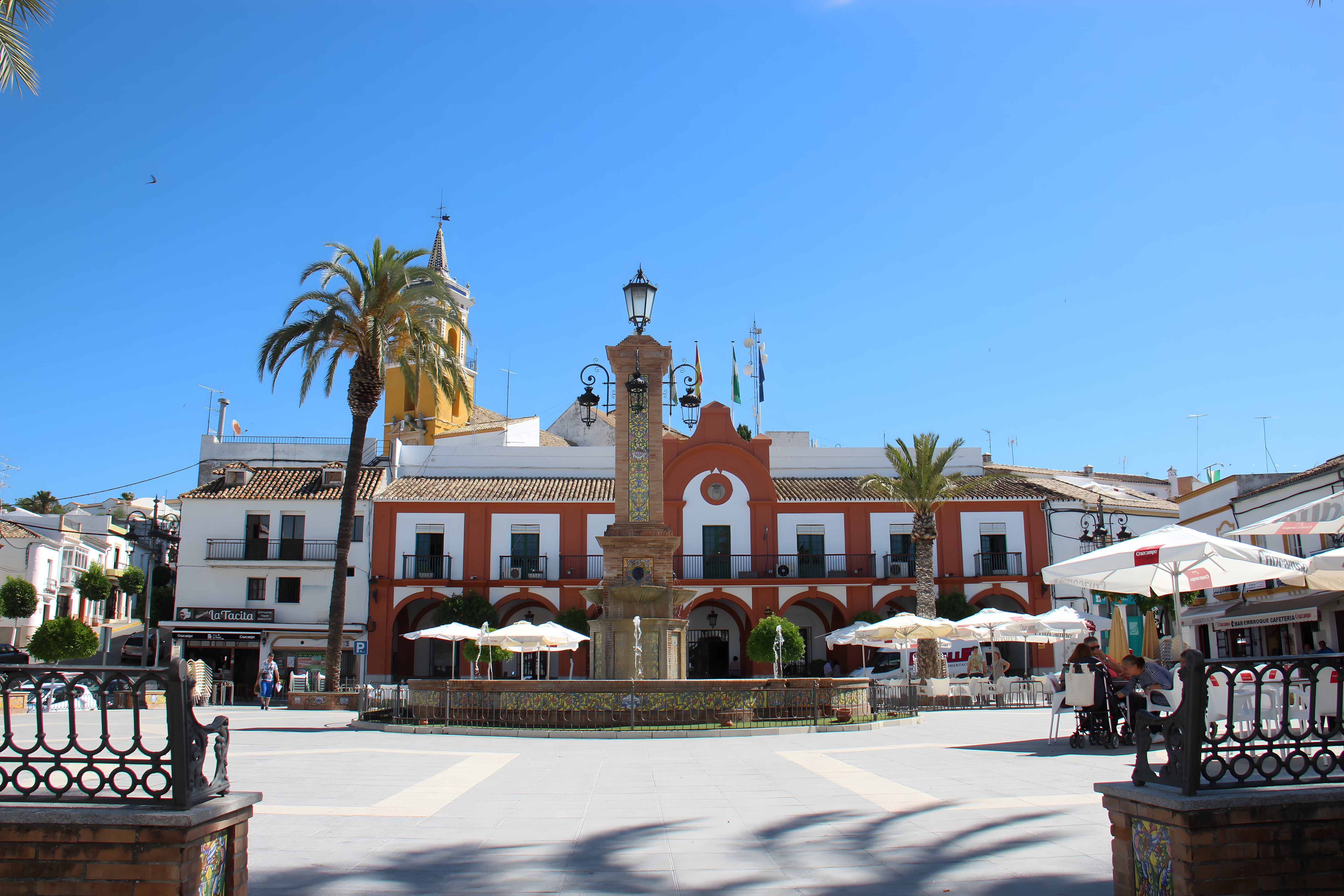 Acceso principal al municipio